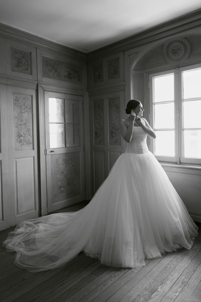 villa terrace wedding getting ready